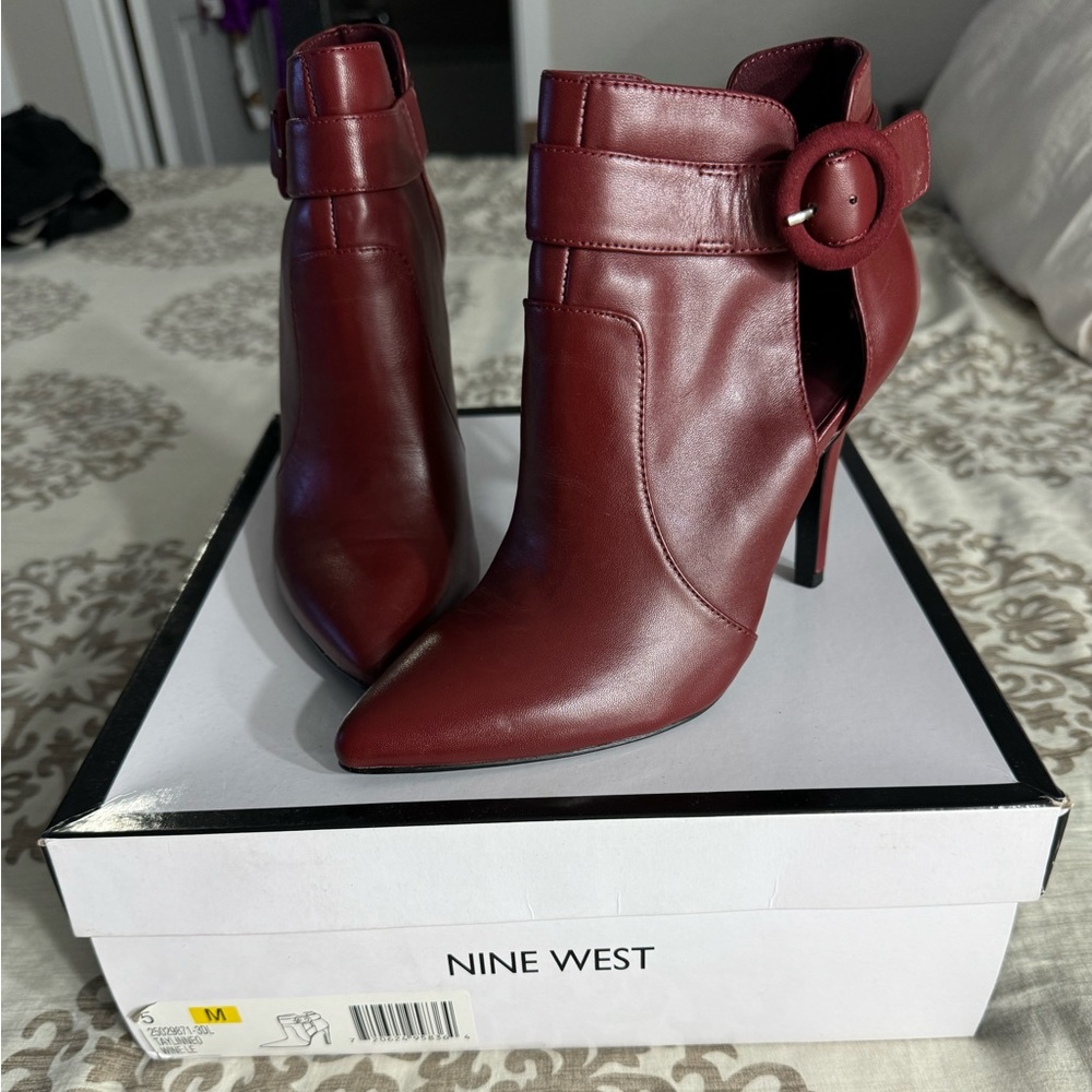 NWT Nine West Maroon Booties Size 5